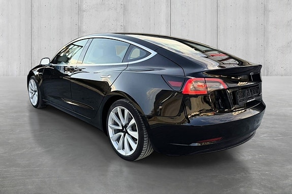 Tesla Model 3 5 of 5