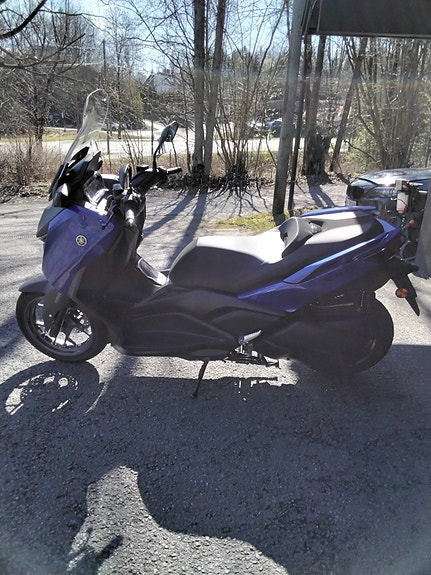 Yamaha XMAX 300 5 of 6