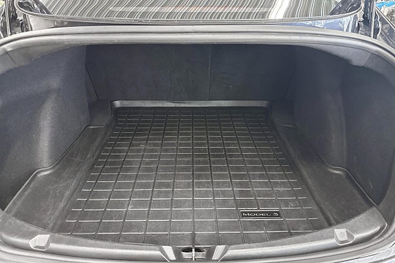 Tesla Model 3 12 hos Sommerseth