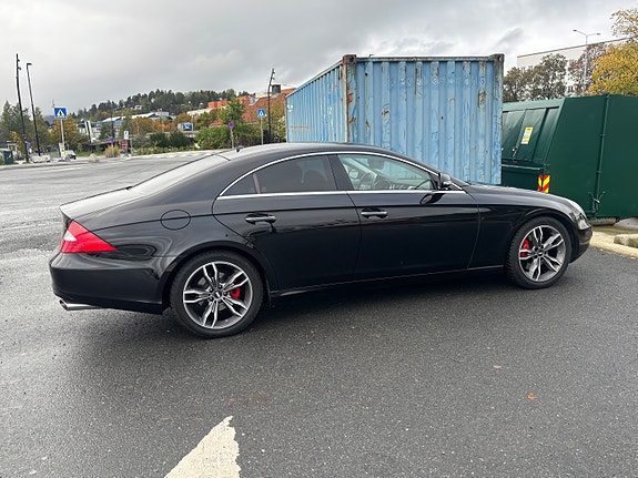 Mercedes-Benz CLS350 2 of 5