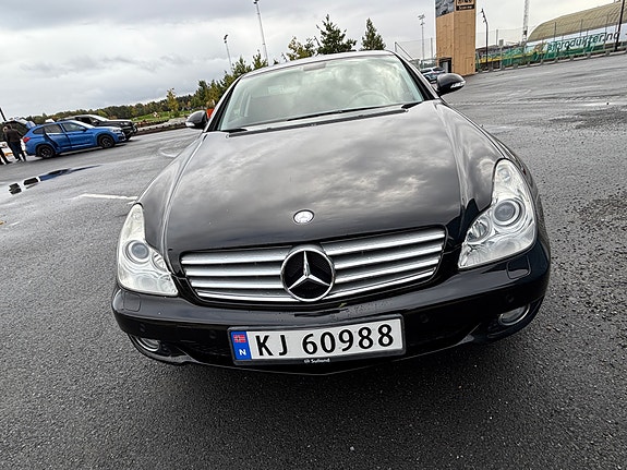 Mercedes-Benz CLS350 4 of 5