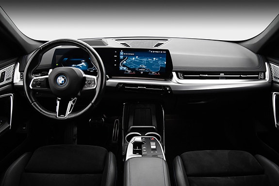 BMW iX1 15 of 23