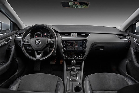 Skoda Octavia Scout 26 of 30