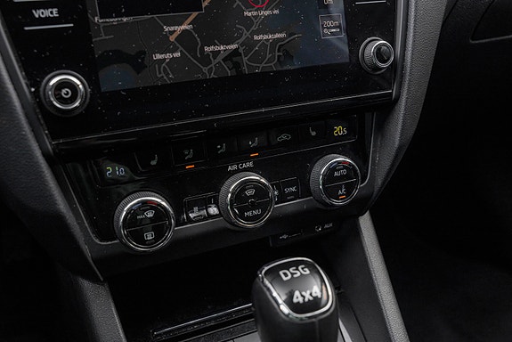 Skoda Octavia Scout 14 of 30