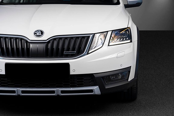 Skoda Octavia Scout 4 of 30