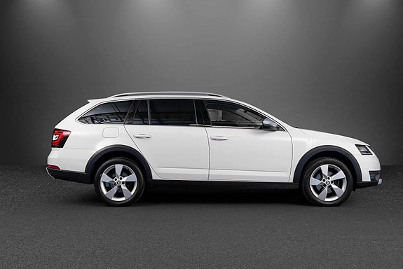 Skoda Octavia Scout 8 of 30