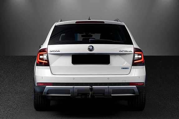 Skoda Octavia Scout 5 of 30
