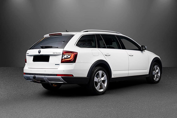 Skoda Octavia Scout 7 of 30