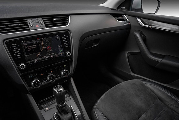 Skoda Octavia Scout 12 of 30