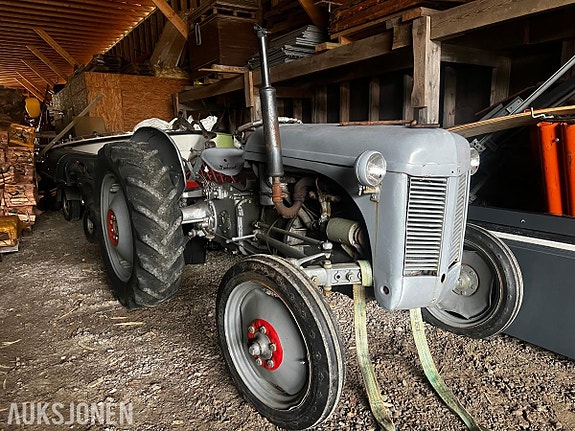 Massey Ferguson Gråtass