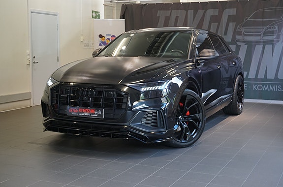 Audi Q8 3 of 5