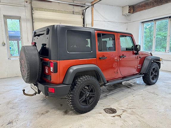 Jeep Wrangler 14 of 30
