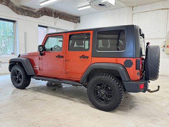 Jeep Wrangler 21 of 30
