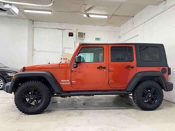 Jeep Wrangler 8 of 30