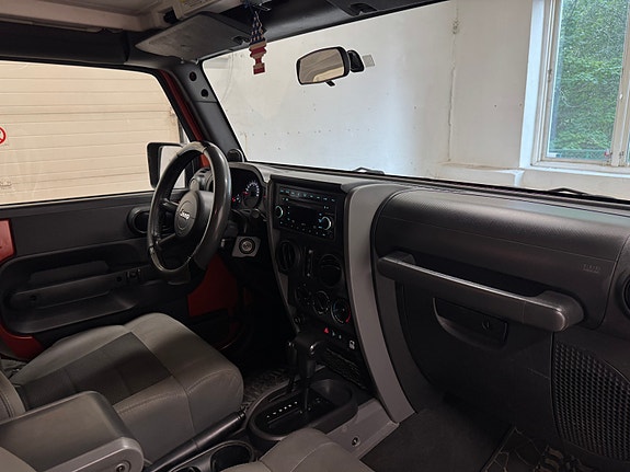 Jeep Wrangler 24 of 30