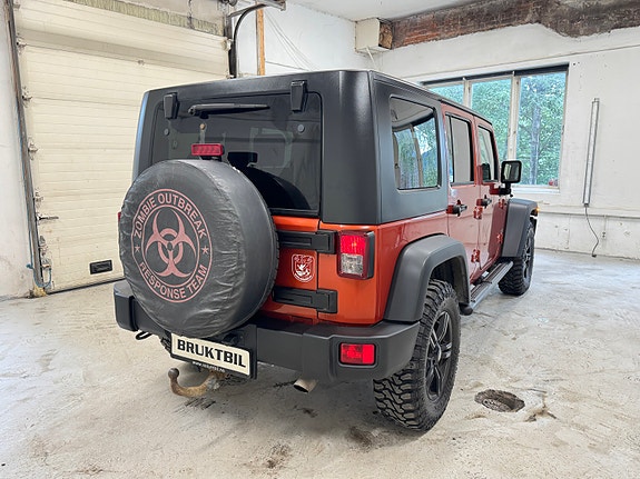 Jeep Wrangler 16 of 30