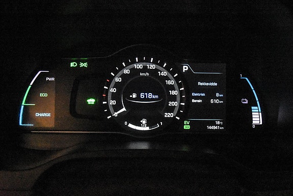 Hyundai IONIQ 18 of 28