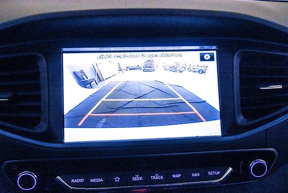 Hyundai IONIQ 22 of 28