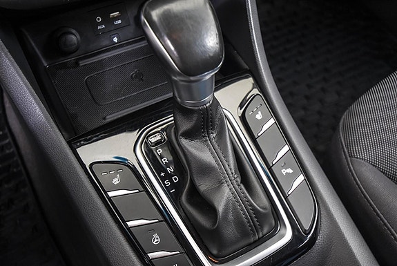 Hyundai IONIQ 17 of 28