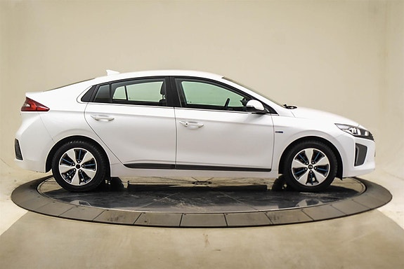 Hyundai IONIQ 6 of 28