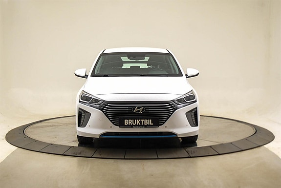 Hyundai IONIQ 8 of 28