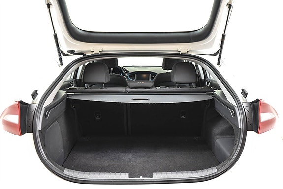 Hyundai IONIQ 10 of 28