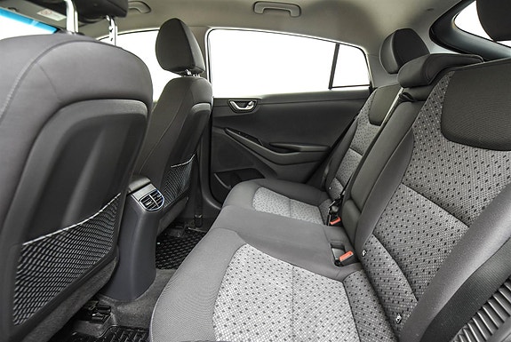 Hyundai IONIQ 25 of 28