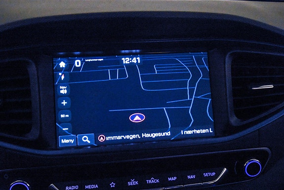 Hyundai IONIQ 21 of 28