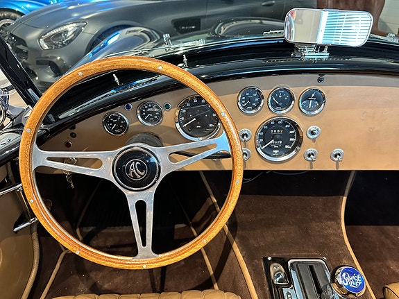 AC Cobra 25 of 30
