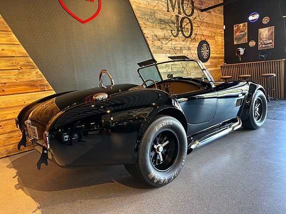 AC Cobra 9 of 30