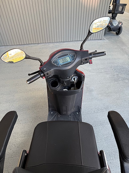 Product image 6 of 9