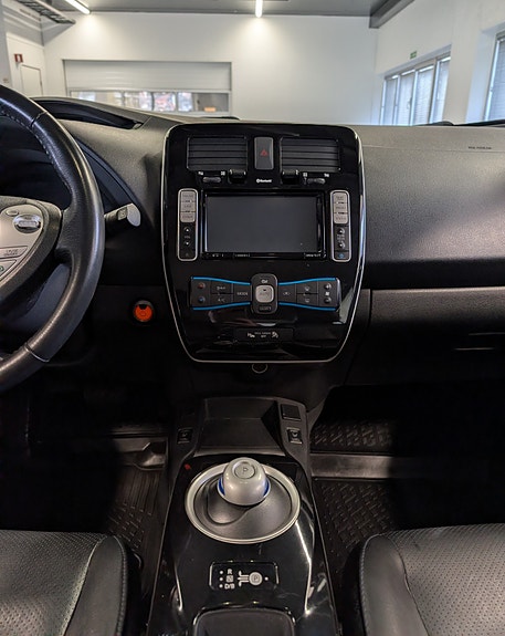 Nissan Leaf 22 of 30