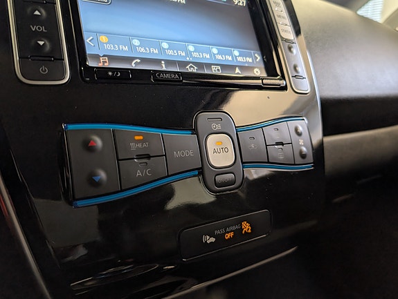 Nissan Leaf 26 of 30