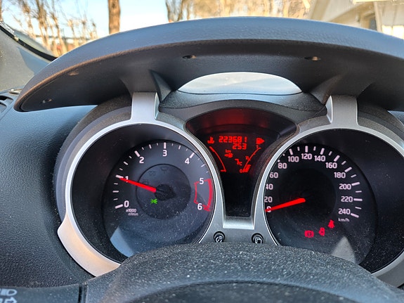 Nissan Juke 5 of 8