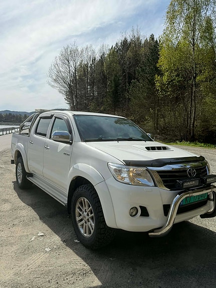 Toyota HiLux 11 of 11