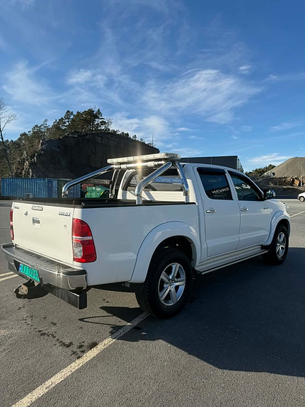 Toyota HiLux 10 of 11