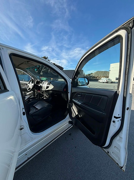 Toyota HiLux 6 of 11