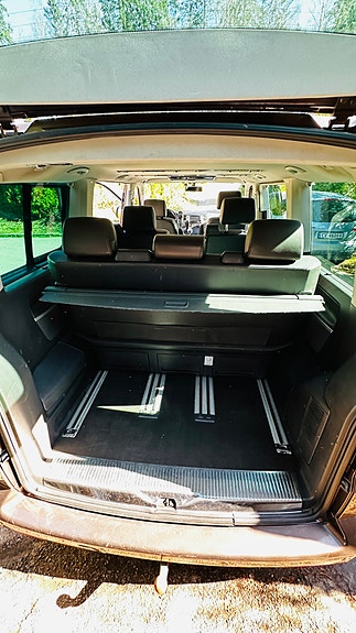 Volkswagen Multivan 22 of 30