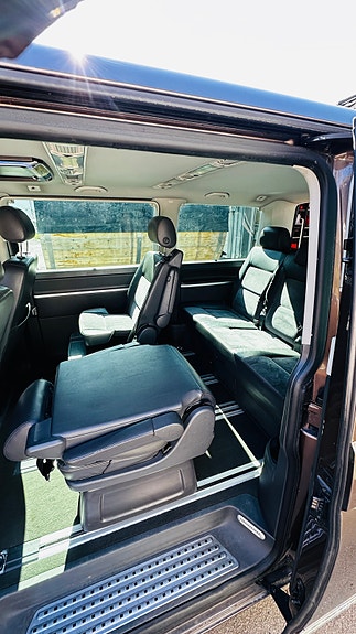 Volkswagen Multivan 14 of 30