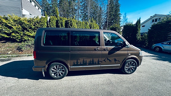 Volkswagen Multivan 2 of 30