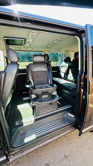 Volkswagen Multivan 15 of 30