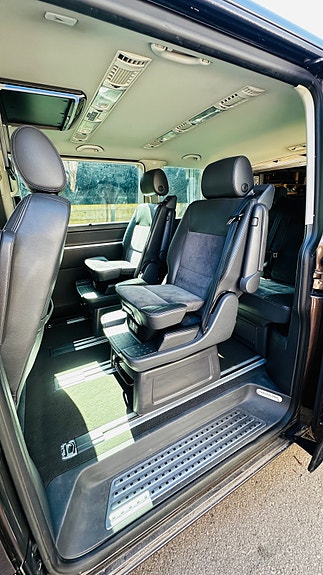 Volkswagen Multivan 16 of 30