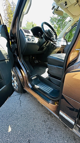 Volkswagen Multivan 23 of 30