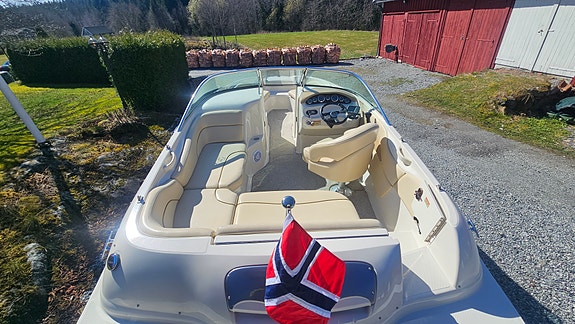 Sea-Ray 190 Sundeck 3 of 5