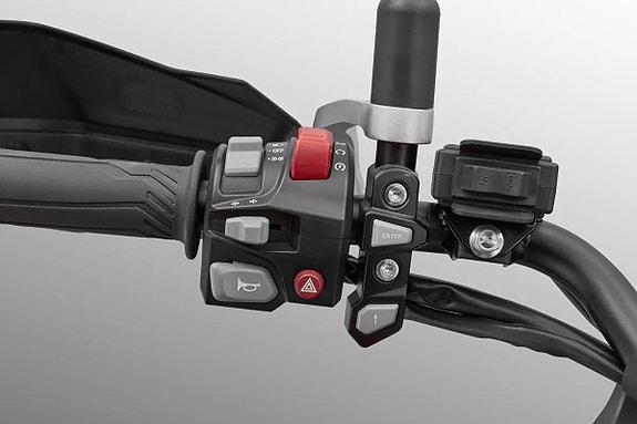 QJ Motor SFA1000 Touring Deluxe 29 of 30