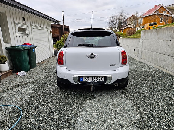 MINI Countryman Cooper D 2 of 19