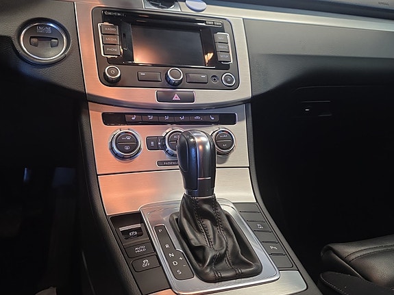 Volkswagen Passat 14 of 21