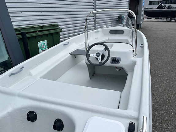 Suvi 44 /Yamaha 15hk med tilt -  Vi tar innbytte! 5 of 8