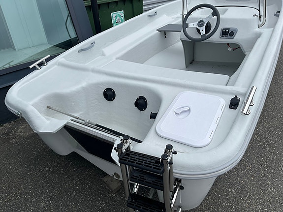 Suvi 44 /Yamaha 15hk med tilt -  Vi tar innbytte! 6 of 8