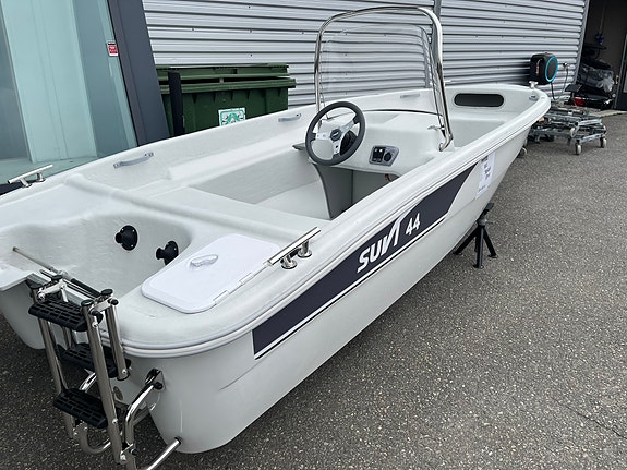 Suvi 44 /Yamaha 15hk med tilt -  Vi tar innbytte! 7 of 8